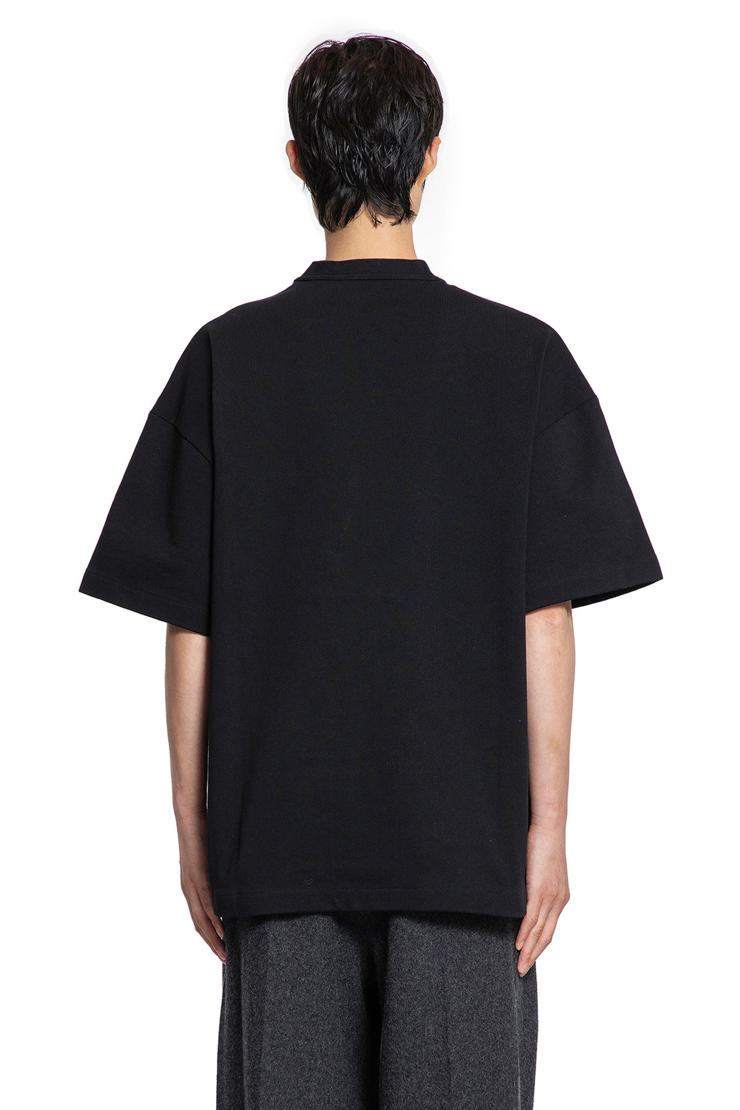 Crewneck-T-Shirt-With-Eyelets - 3