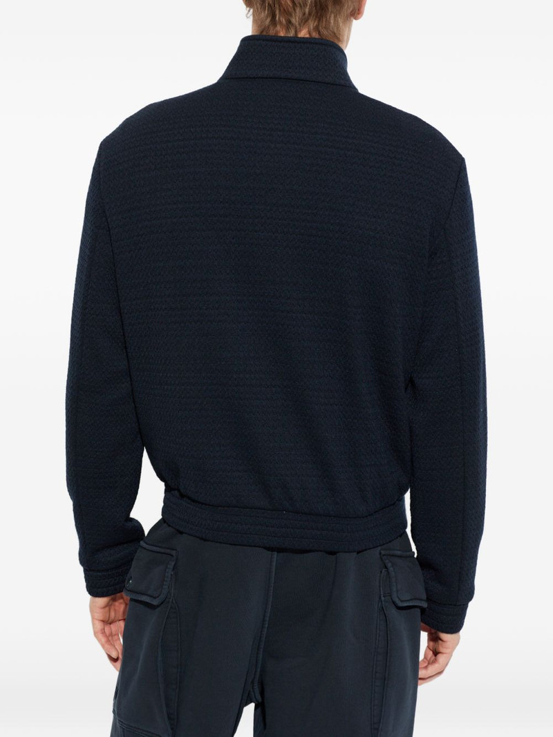 zip-up sweatshirt 4