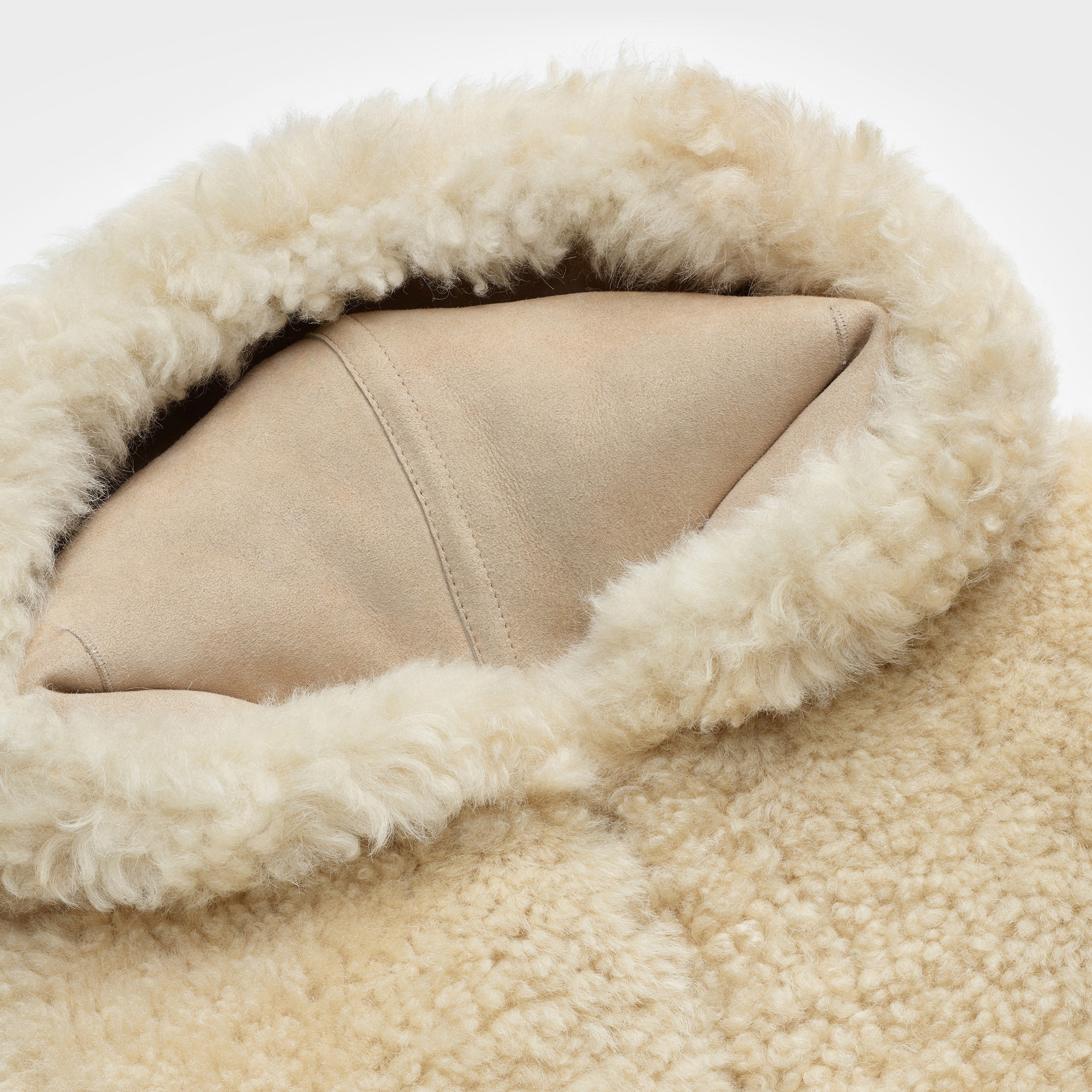 WAISTCOAT WITH HOOD IN SHEARLING - 3