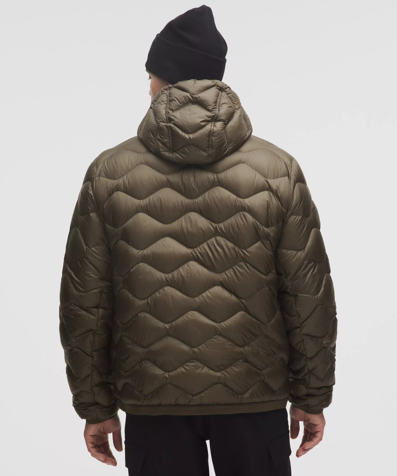 Featherweight 900-Down-Fill Quilted Hooded Jacket 3