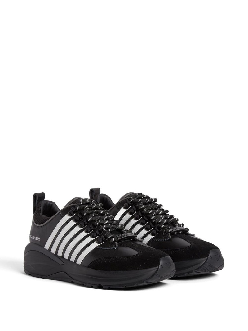 DSQUARED2 logo-print low-top sneakers outlook