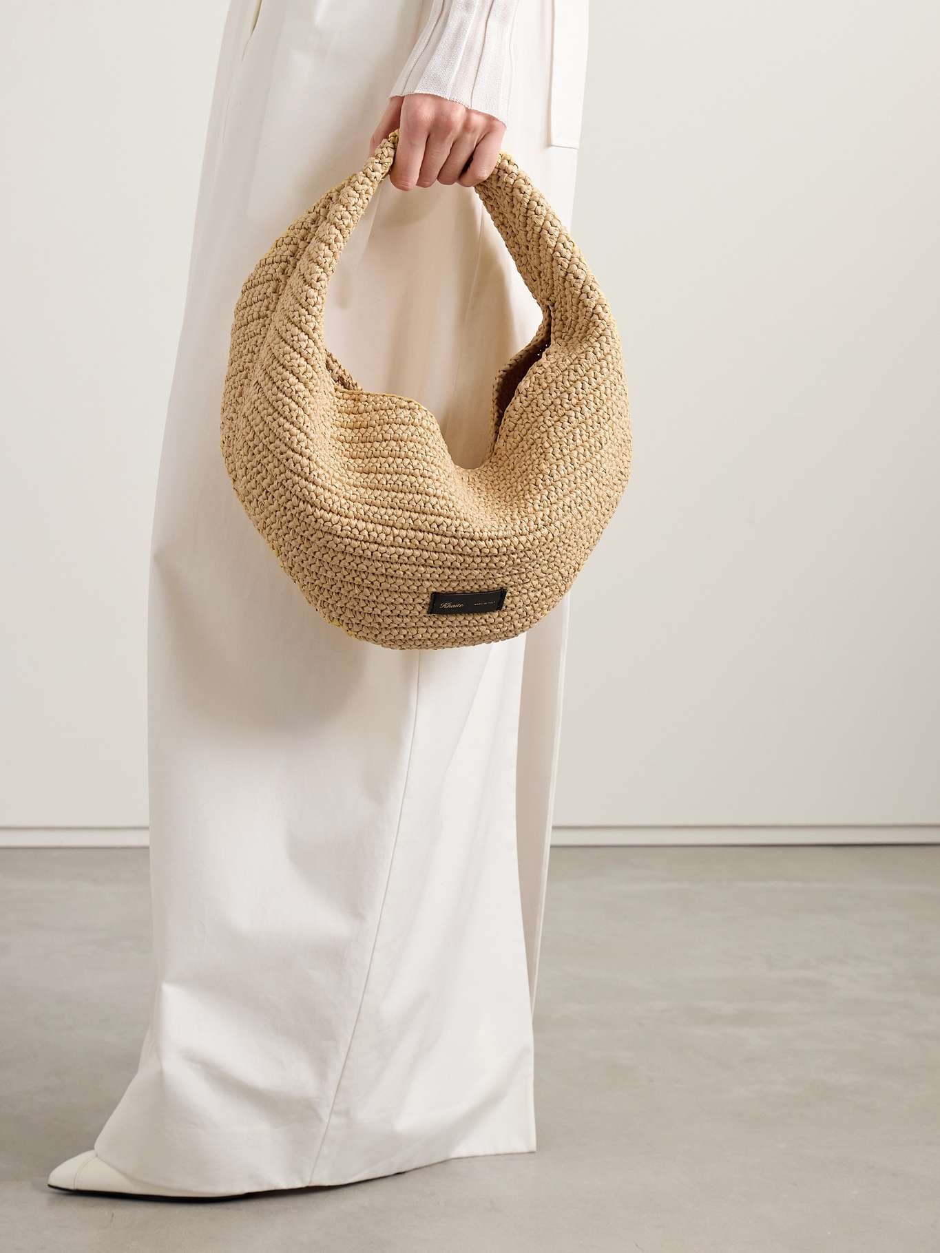 【関税込み】KHAITE オフホワイト ミディアム Olivia バッグ KHAITE Olivia medium raffia shoulder bag | REVERSIBLE