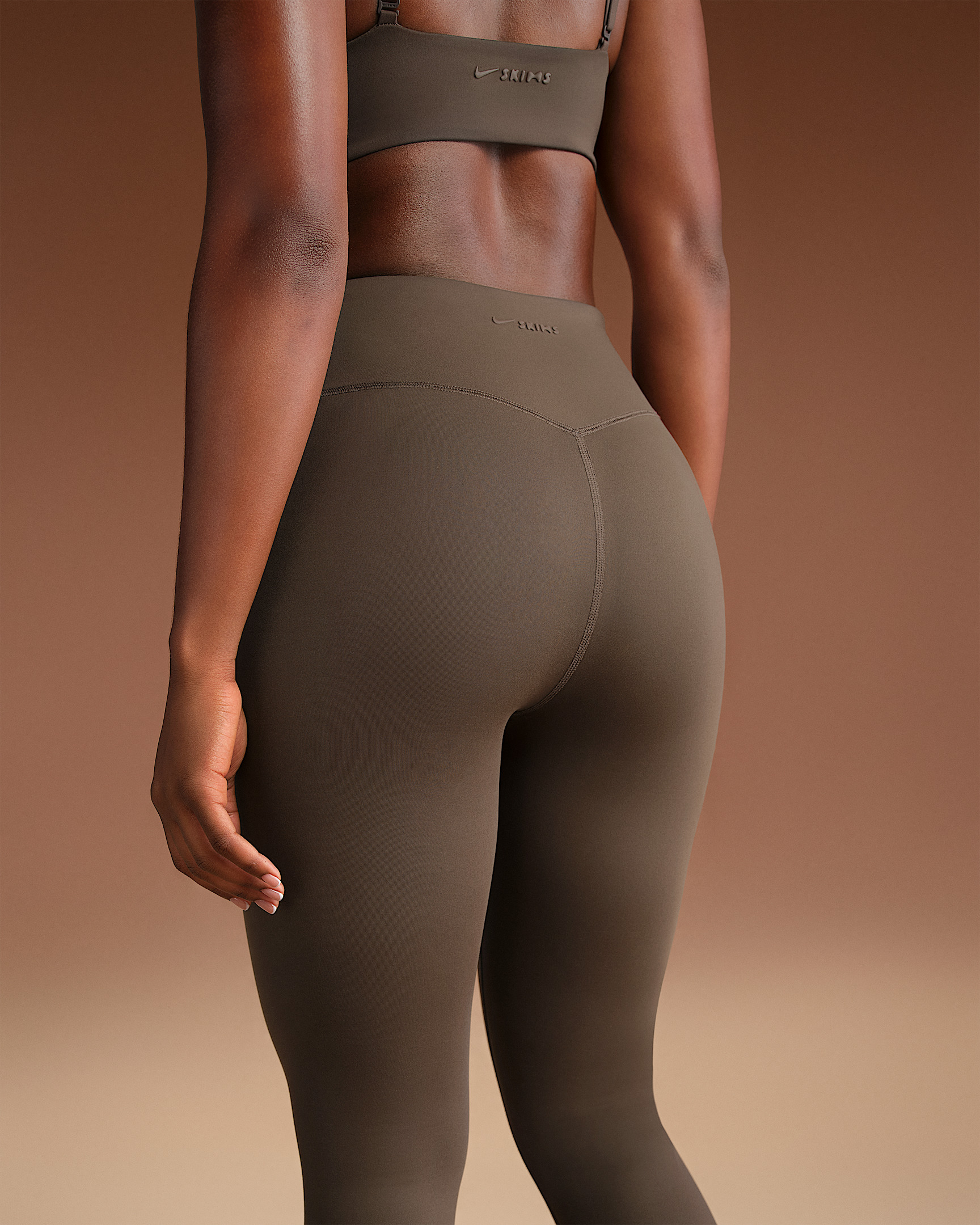 NikeSKIMS Matte Women's High-Waisted 26" Leggings - 3
