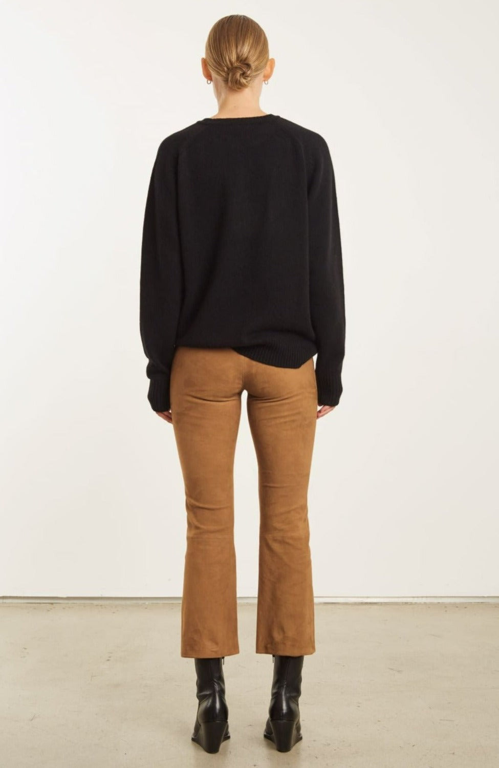 BLACK CASHMERE BOYFRIEND SWEATER - 7