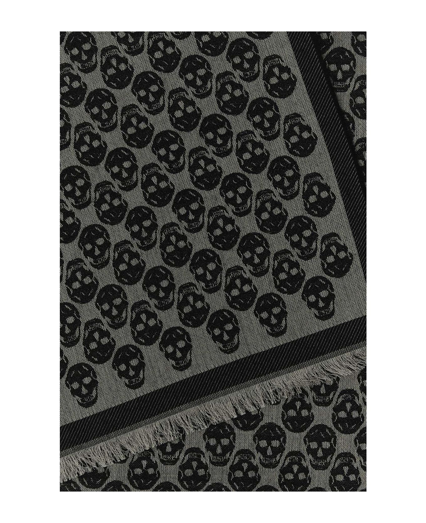 Embroidered Wool Blend Foulard - 2