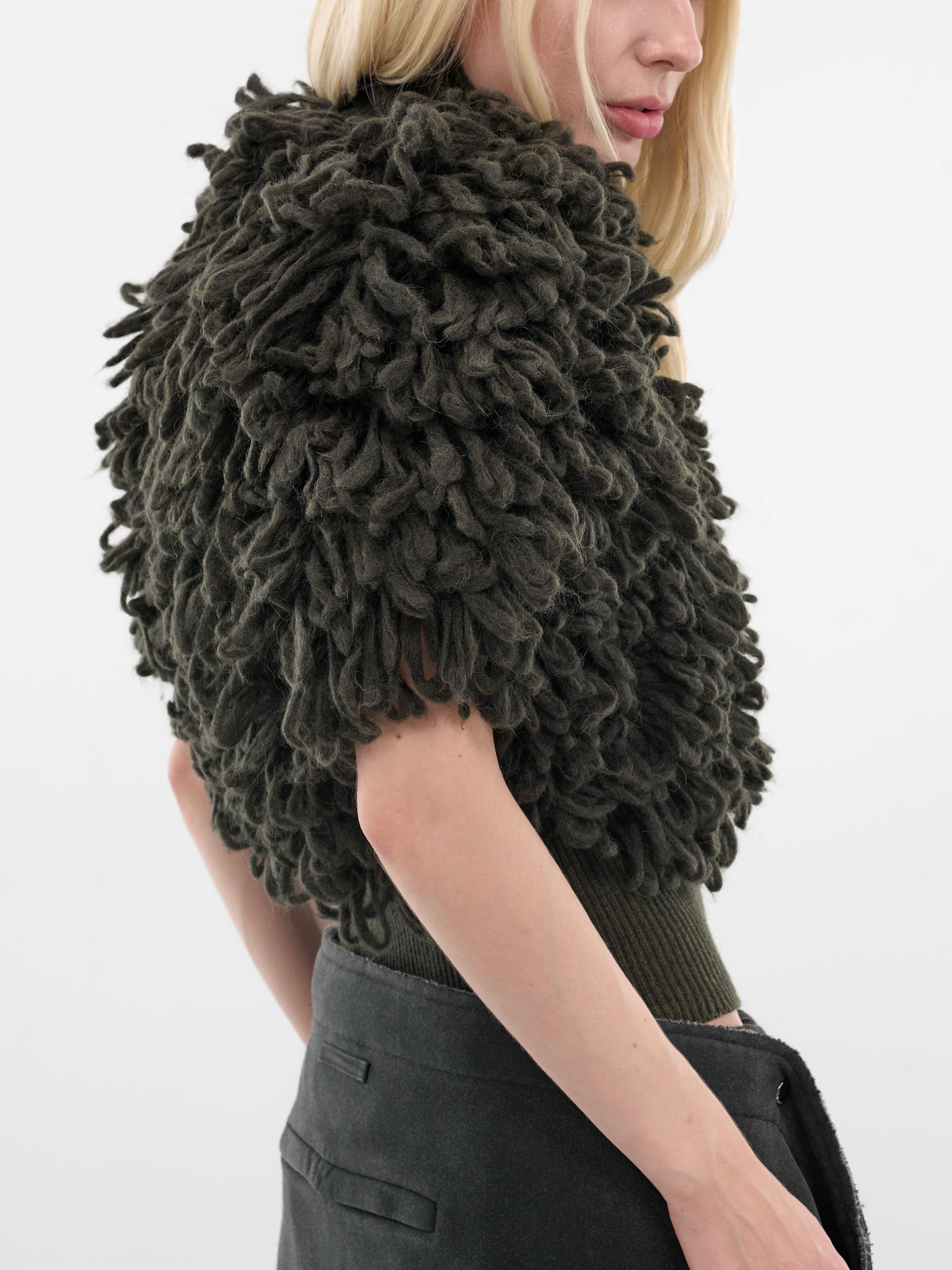 Black Sleeveless Loose-Stitch Sweater - 5