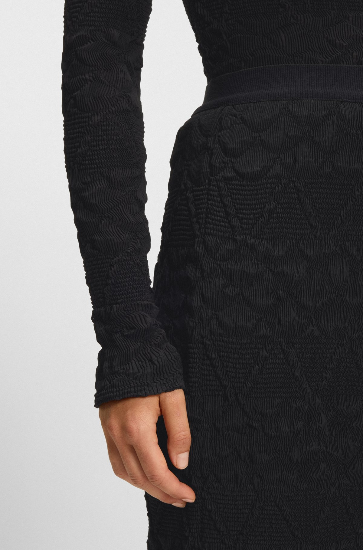 PENCIL SKIRT WITH GEOMETRIC PLISSÉ - 5