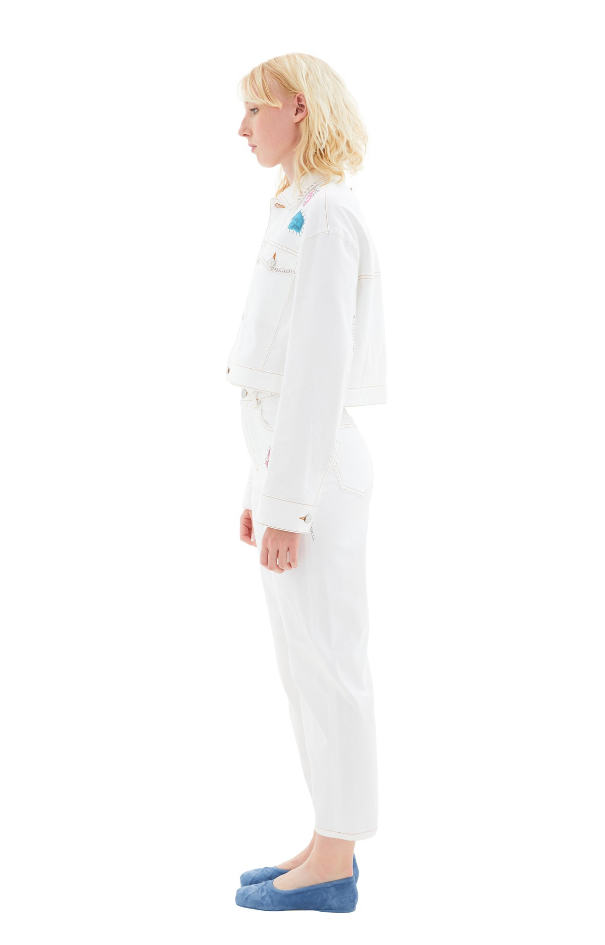 DENIM PANTS WITH FLOWERS PATCHES (WHITE) - 2