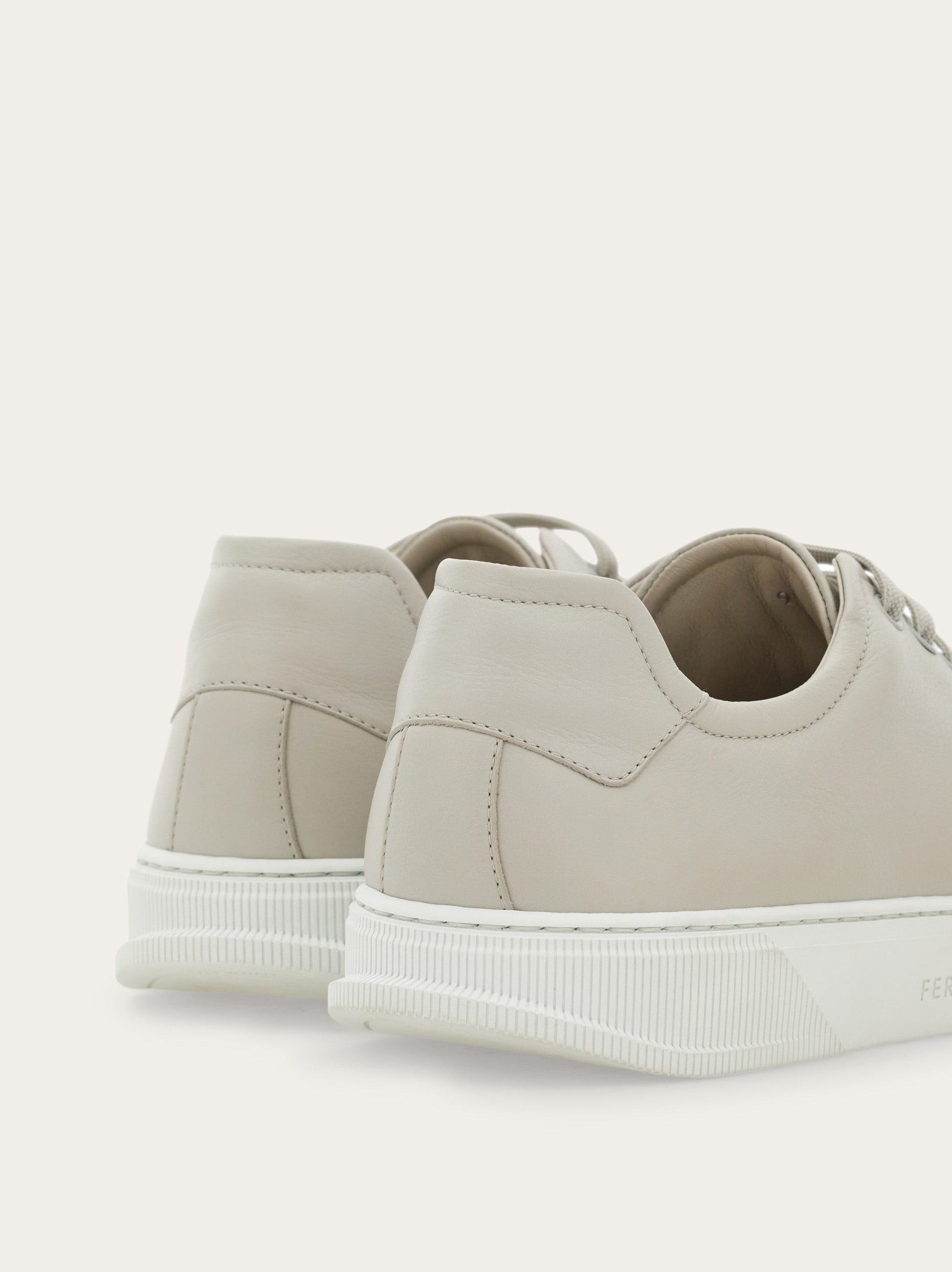 Low-top sneaker - 4