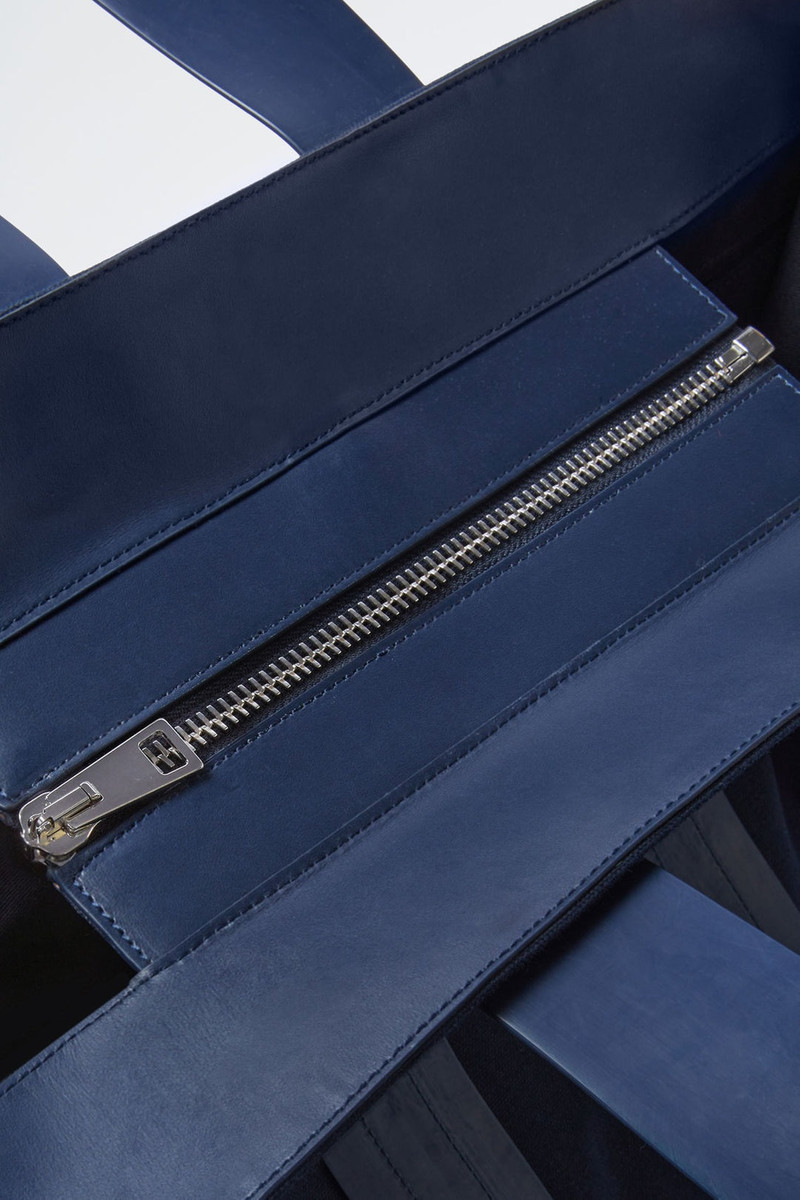 BLUE PARALLELEPIPEDO MESSENGER BAG 4