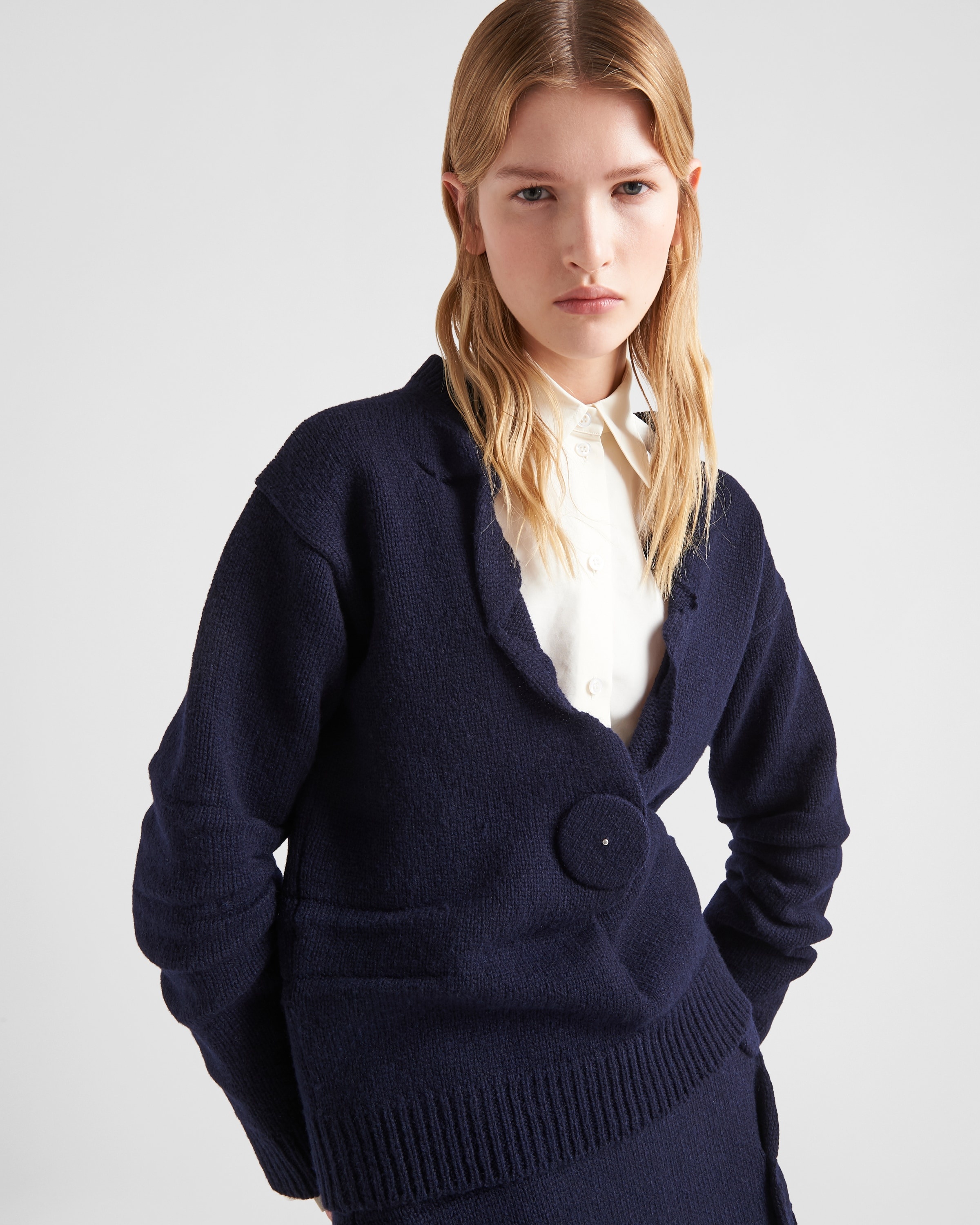 Wool and cashmere V-neck sweater - 6
