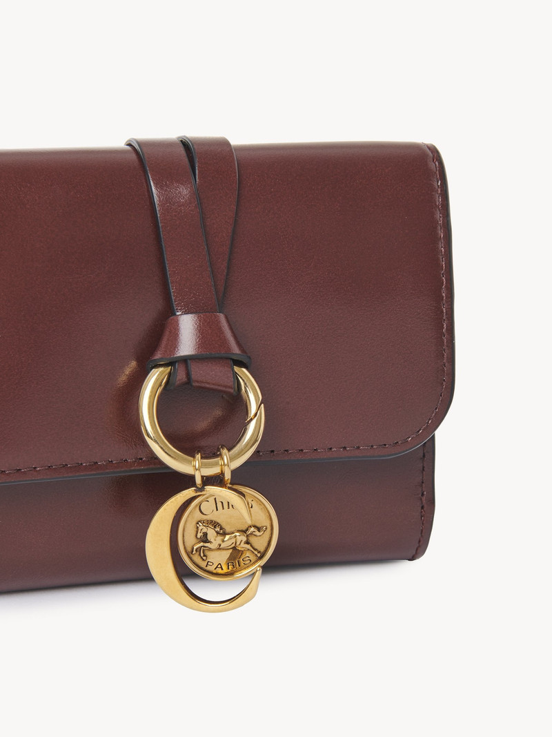 SMALL ALPHABET TRI-FOLD IN SHINY LEATHER 5