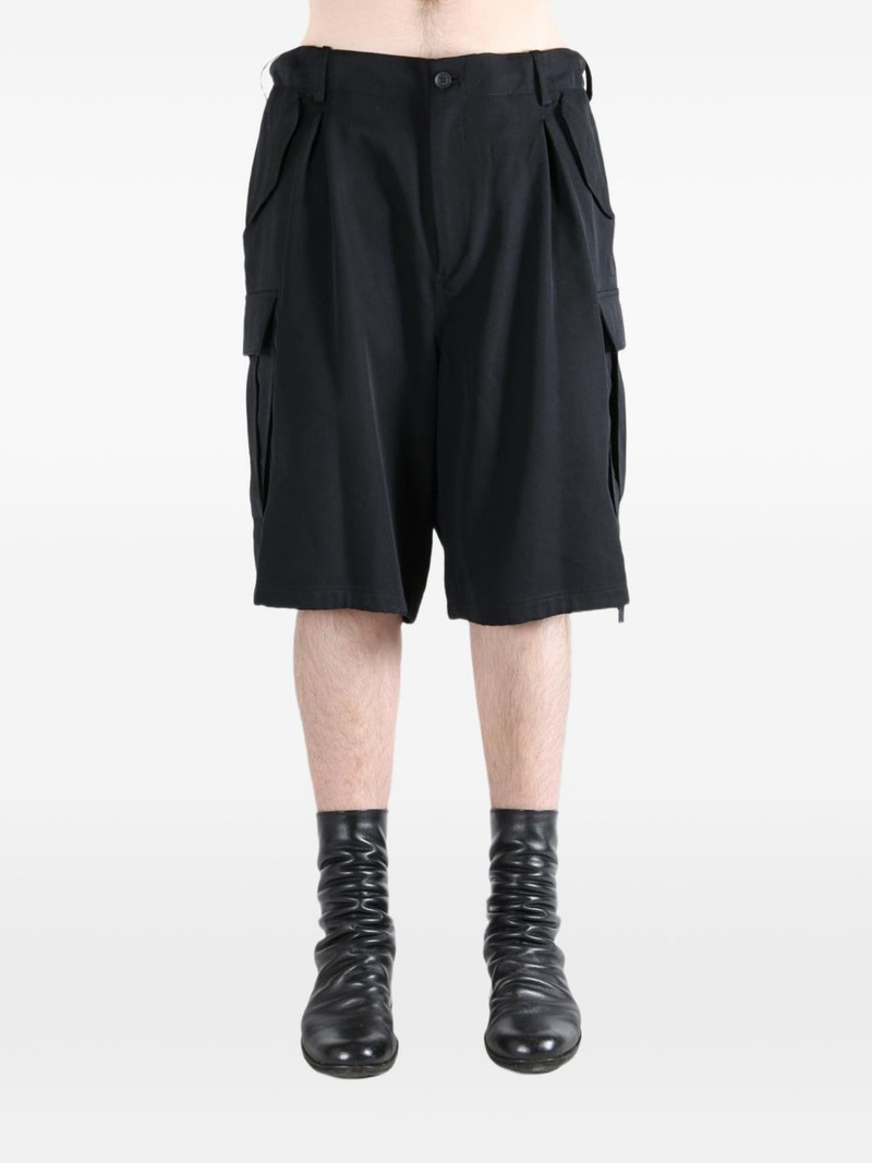 Yohji Yamamoto pleated cargo shorts outlook