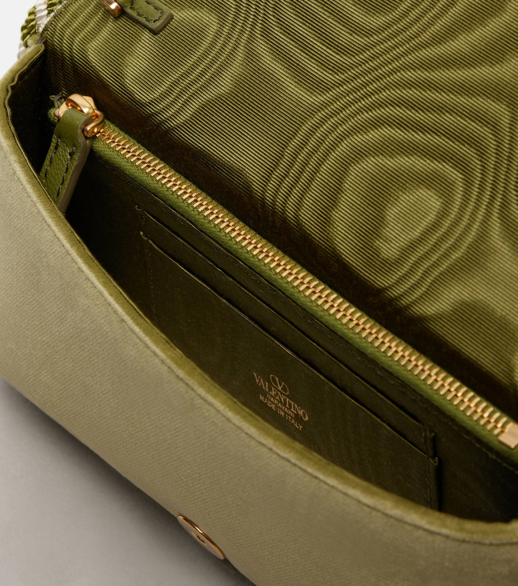 VLogo velvet wallet on chain - 3