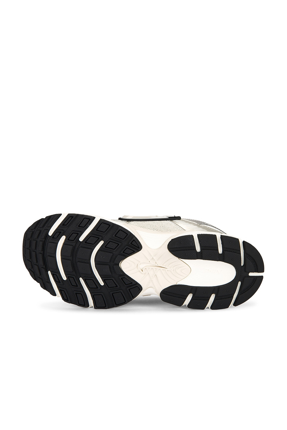 V5 Runner Sneaker - 6