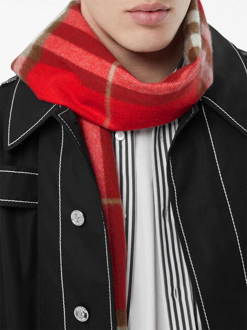 The classic check cashmere scarf - 10