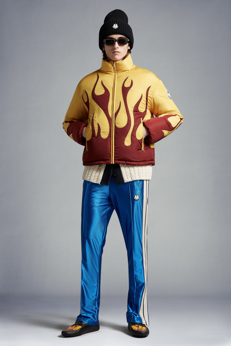 Moncler Clancy Short Down Jacket outlook
