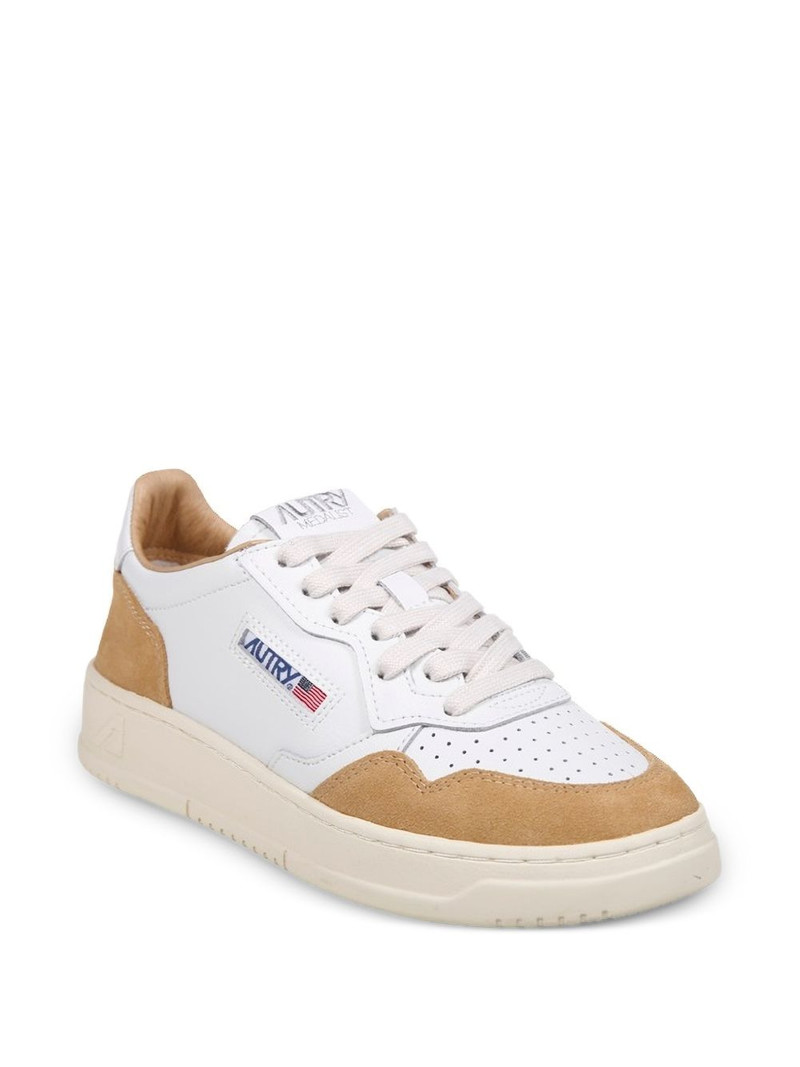 AUTRY Medalist perforated-panel sneakers outlook
