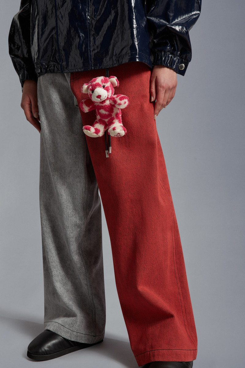 Moncler Teddy Charm outlook