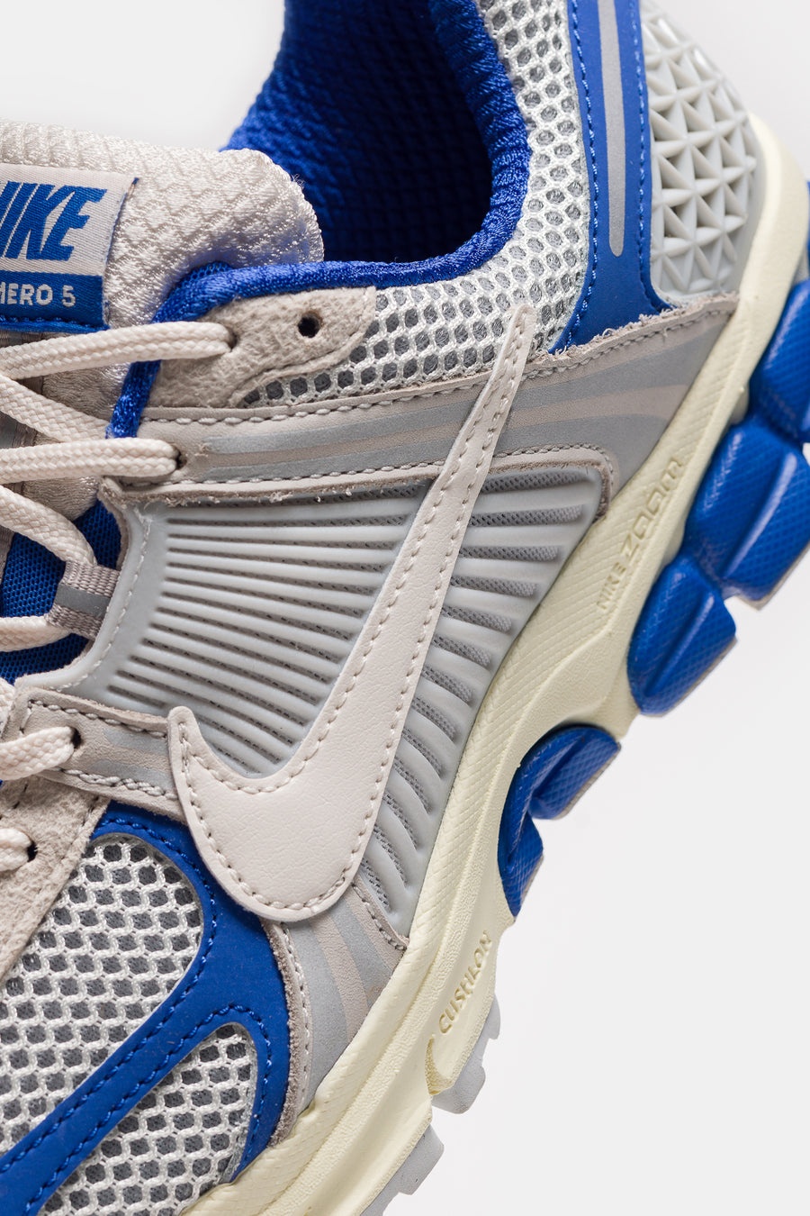 Zoom Vomero 5 Sneaker in Game Royal/Pale Ivory/Coconut Milk - 5