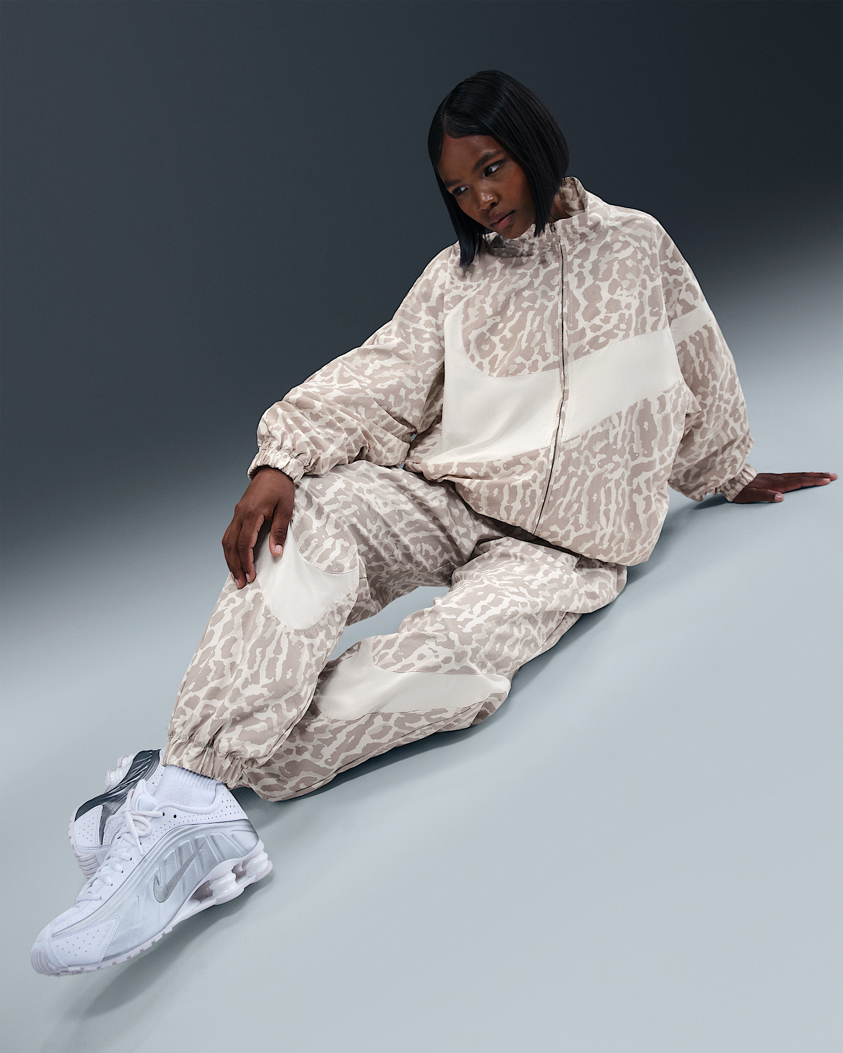 Nike Sportswear Women's Woven Printed Pants - 5