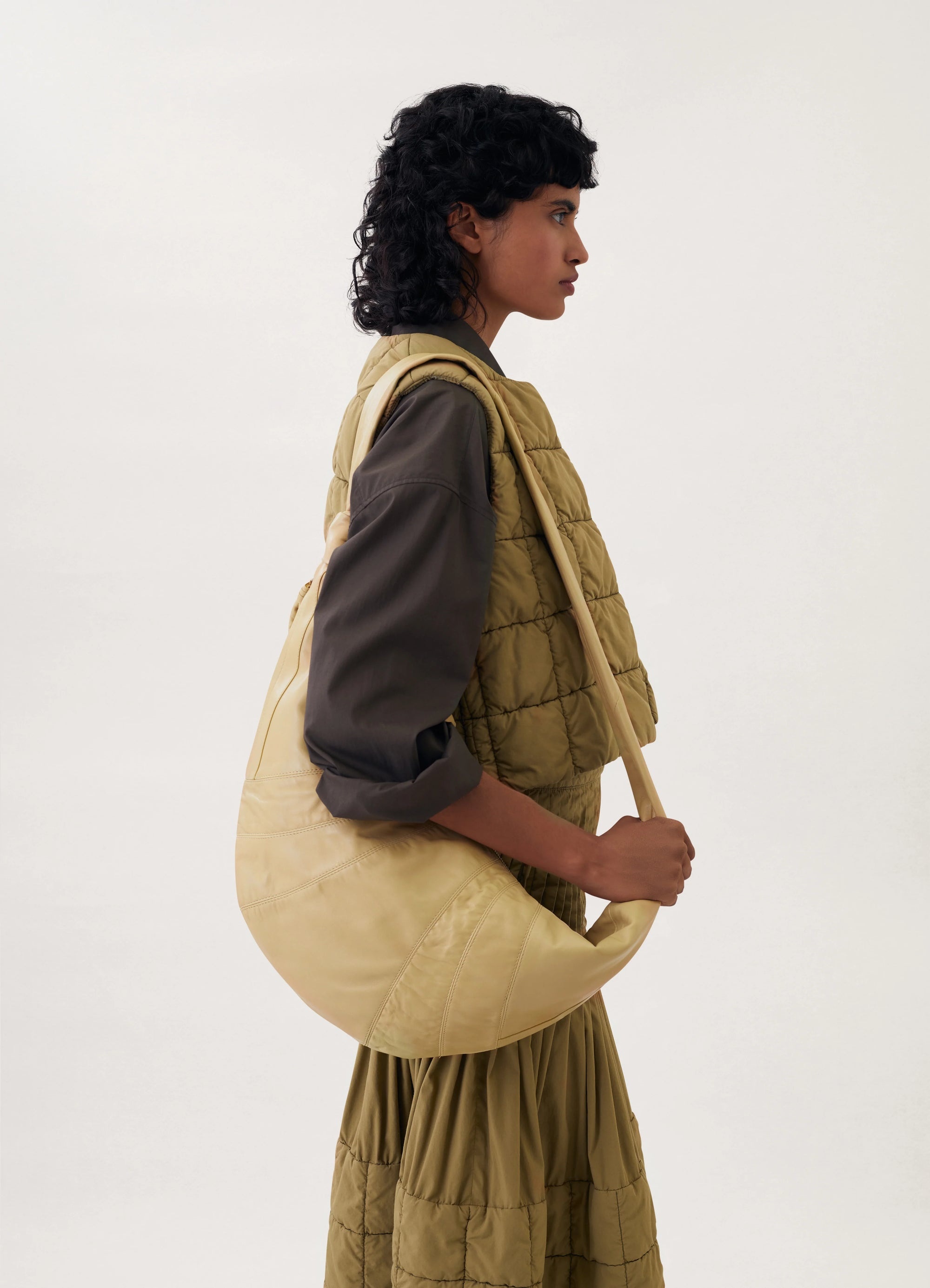 LARGE CROISSANT BAG
SOFT NAPPA LEATHER - 5
