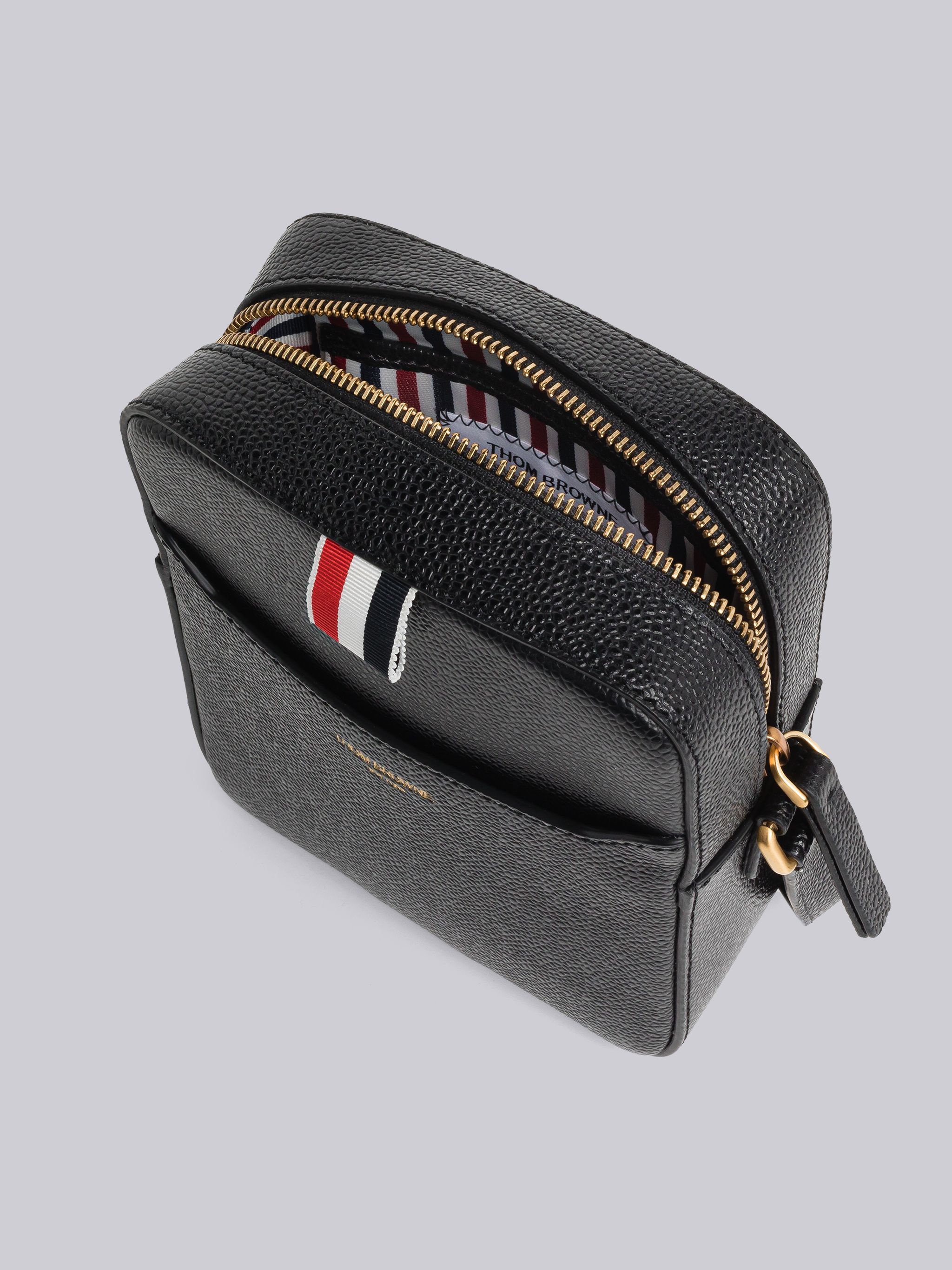 THOM BROWNE (正規品/関税送料込み) Vertical camera bag Pebble Grain Leather Vertical Camera Bag | Thom Browne