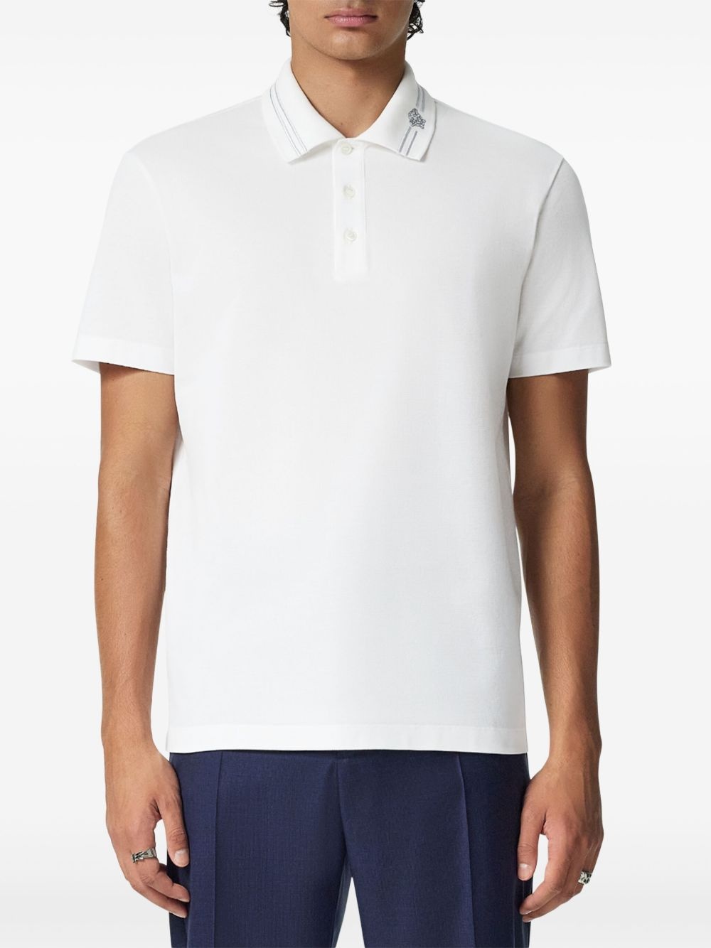 Medusa-embroidered polo shirt - 3
