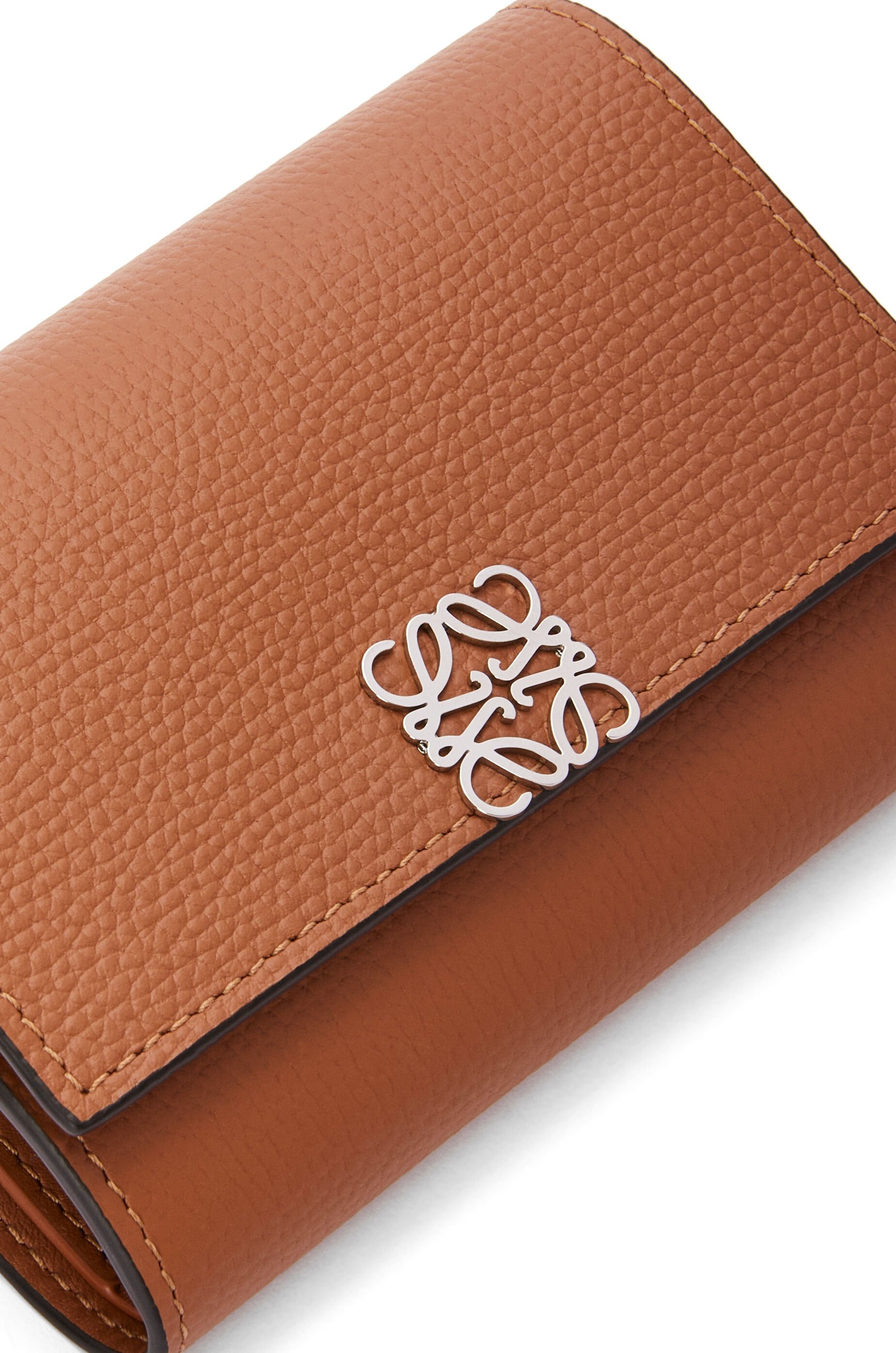Anagram small vertical wallet in pebble grained calfskin - 5