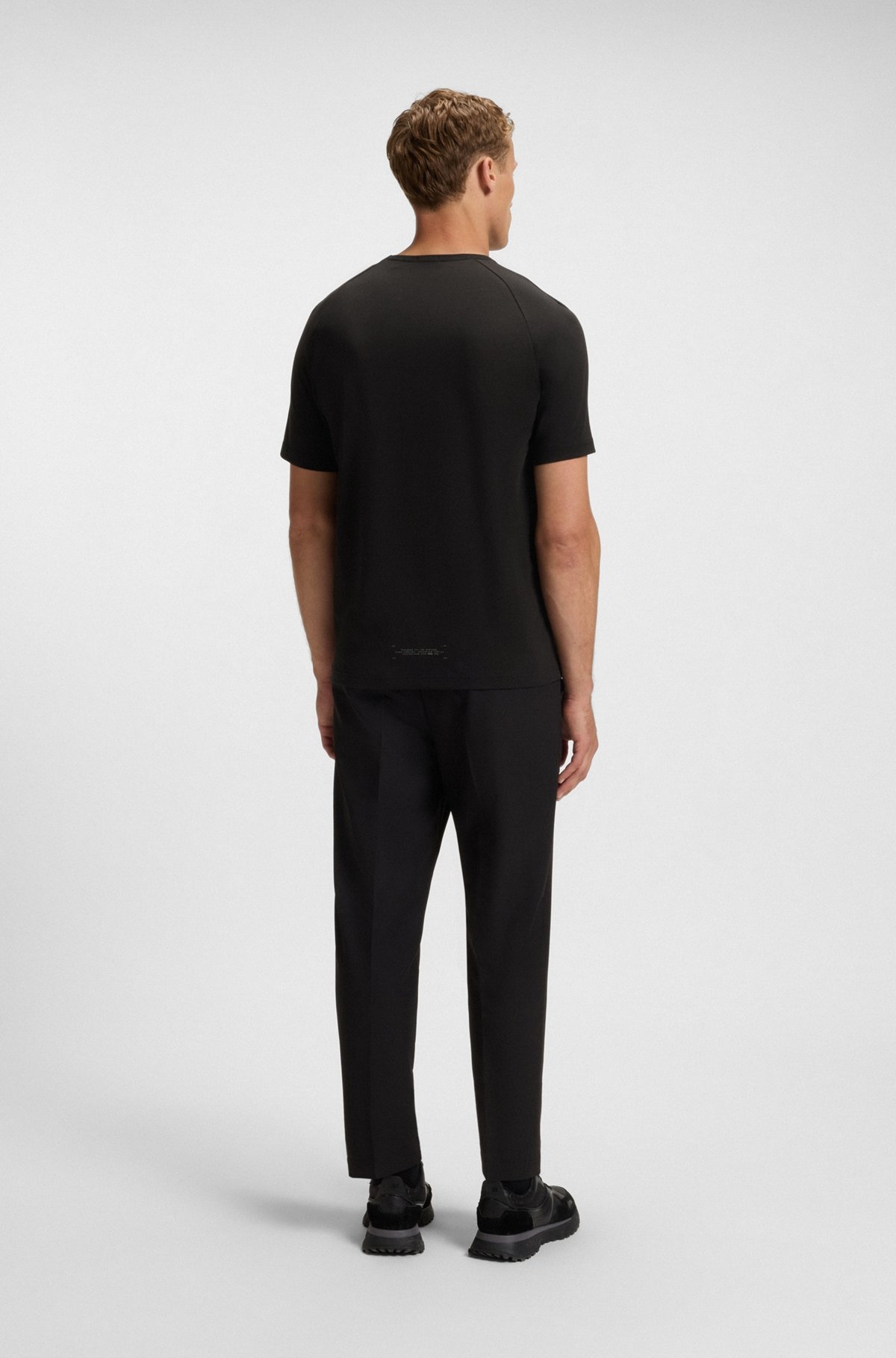 STRETCH-COTTON T-SHIRT WITH MOISTURE-WICKING COMFORT - 5