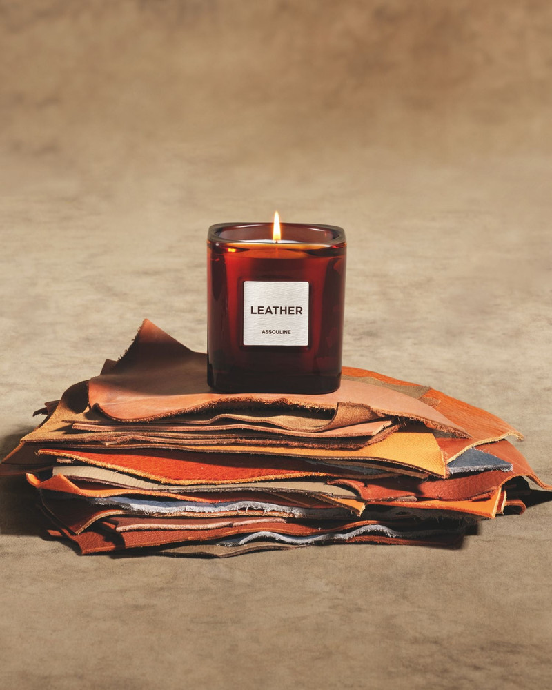 ASSOULINE Library Candle - Leather outlook