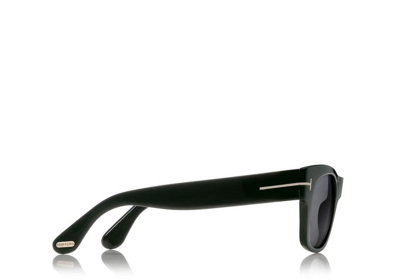 TOM FORD TOM N.2 outlook