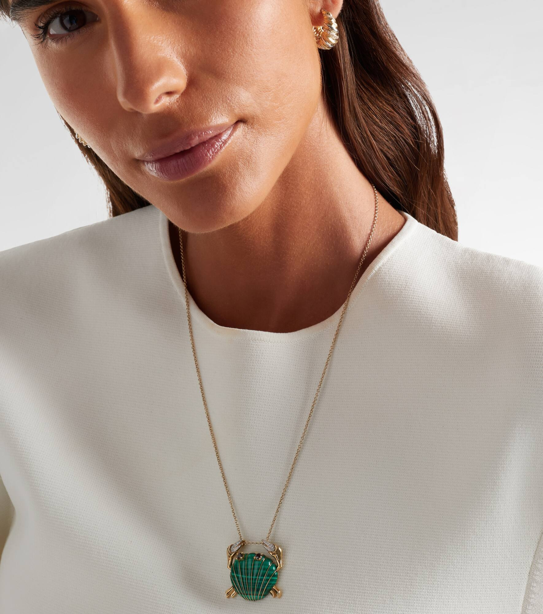 Crabe Coquillage 9kt gold pendant necklace with malachite and diamonds - 3