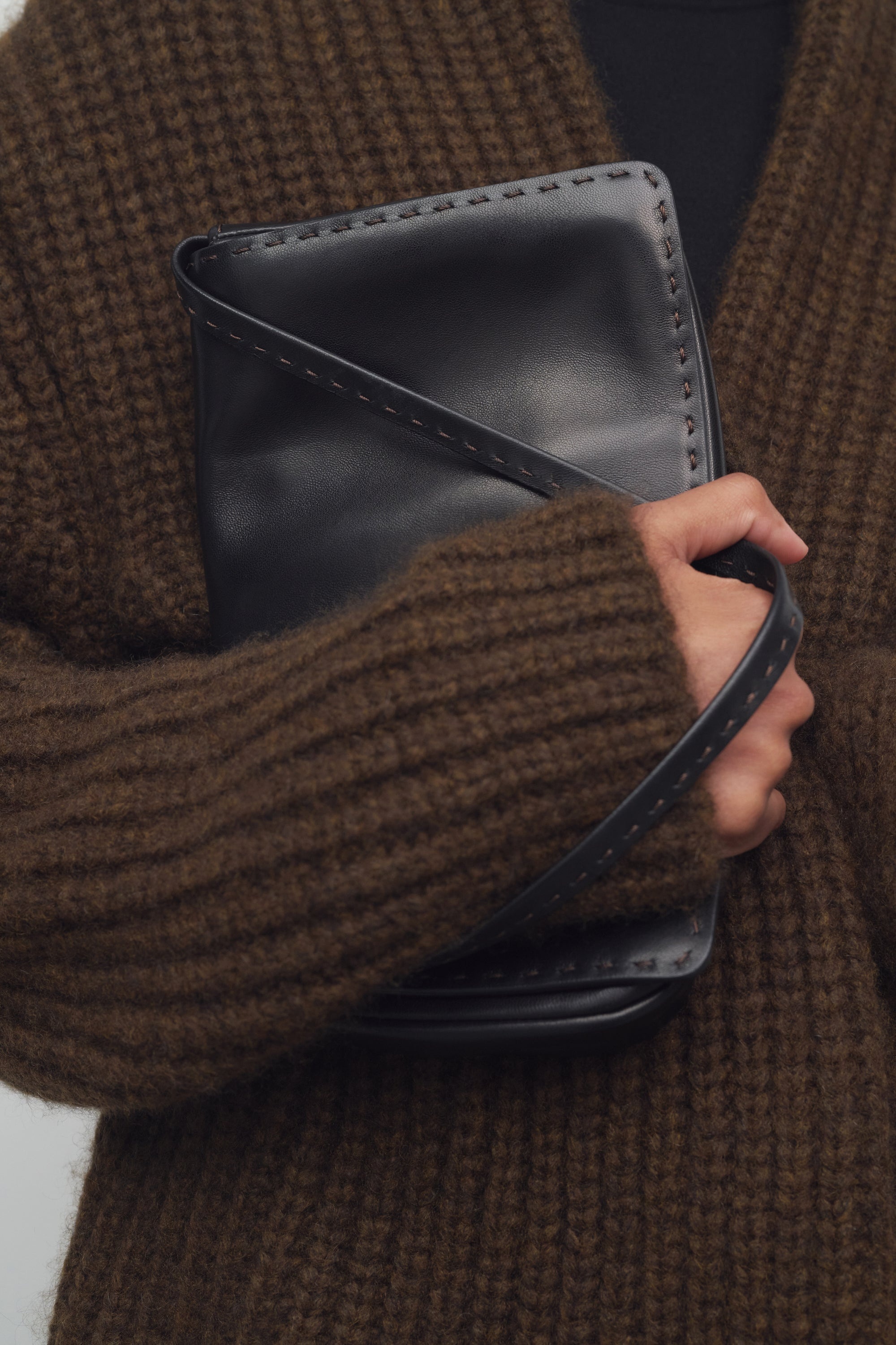 Nuance Shoulder Bag in Leather - 4