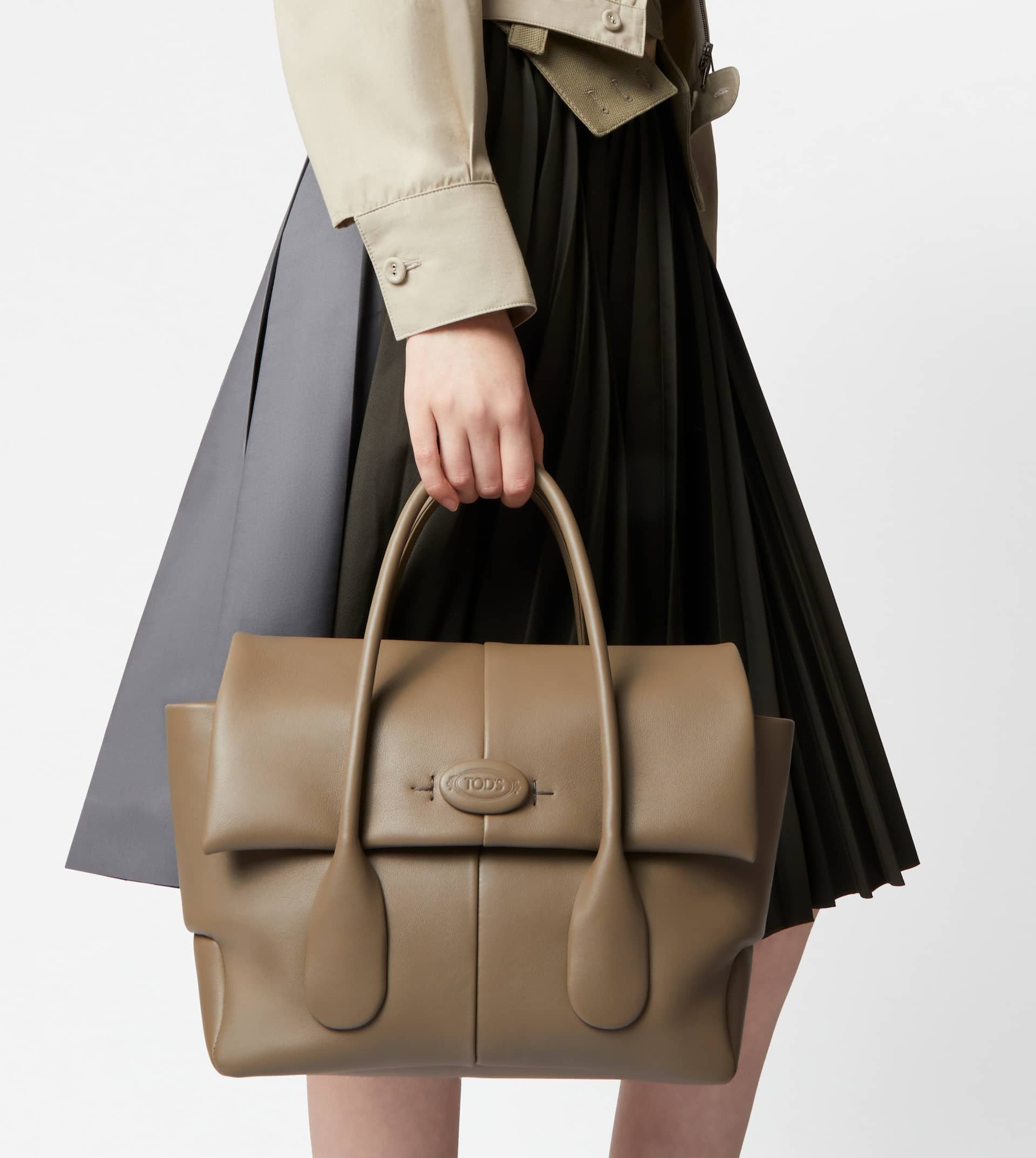 TOD'S DI BAG REVERSE IN LEATHER SMALL - BROWN - 2