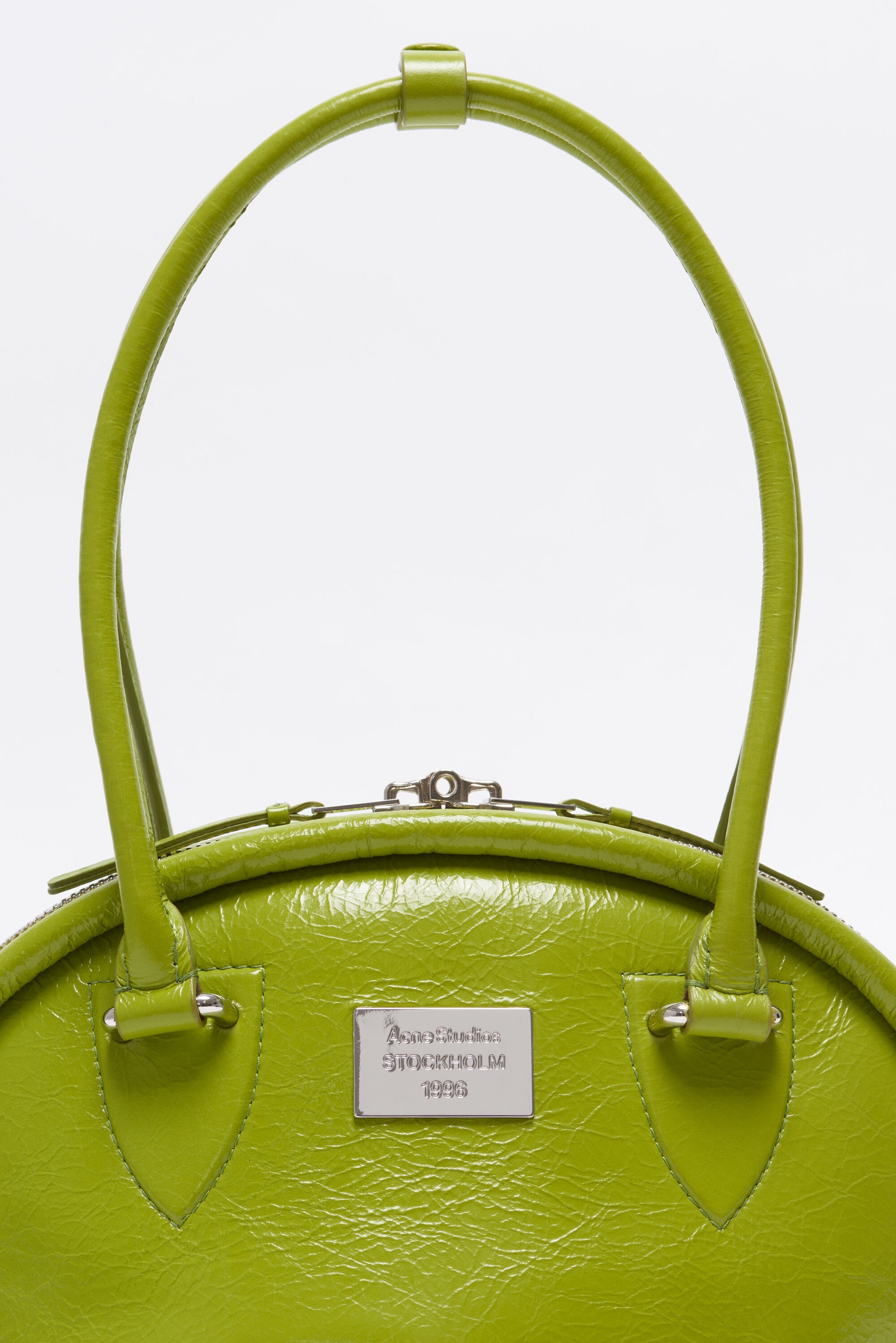 最安値級価格 Acne Studios Bowlina mini shoulder bag - Lime green | REVERSIBLE ショルダーバッグ