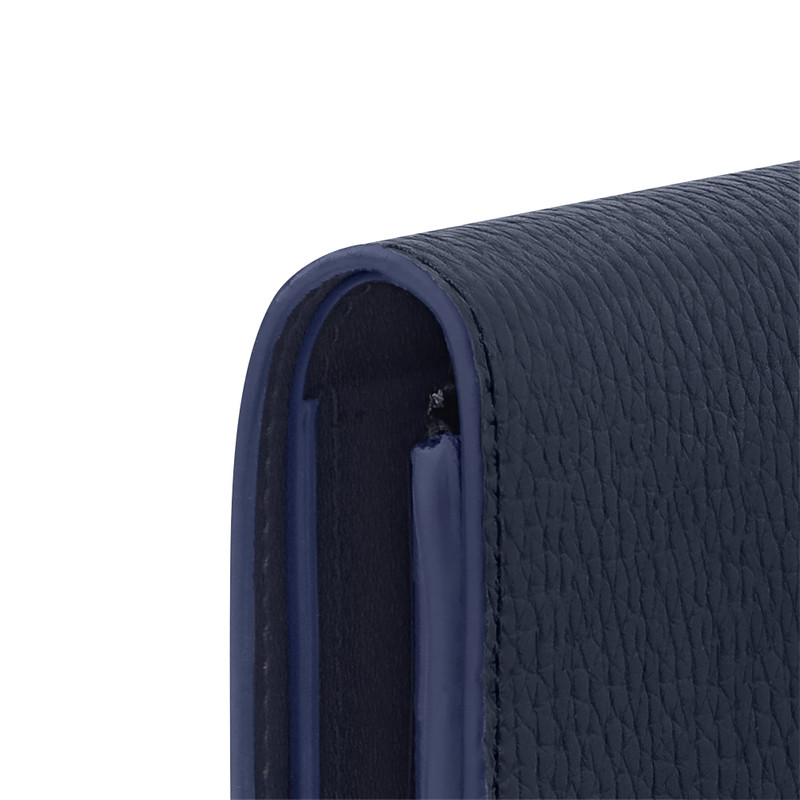 Louis Vuitton Capucines Compact Maxi Wallet outlook