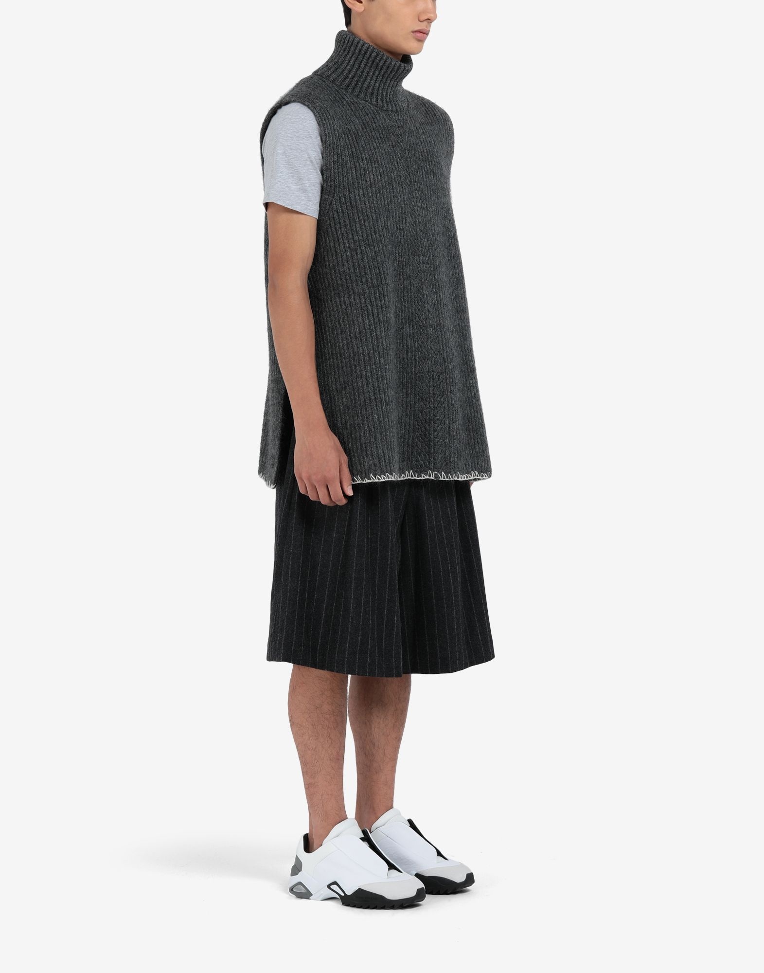 Sleeveless high-neck  wool sweater - 3