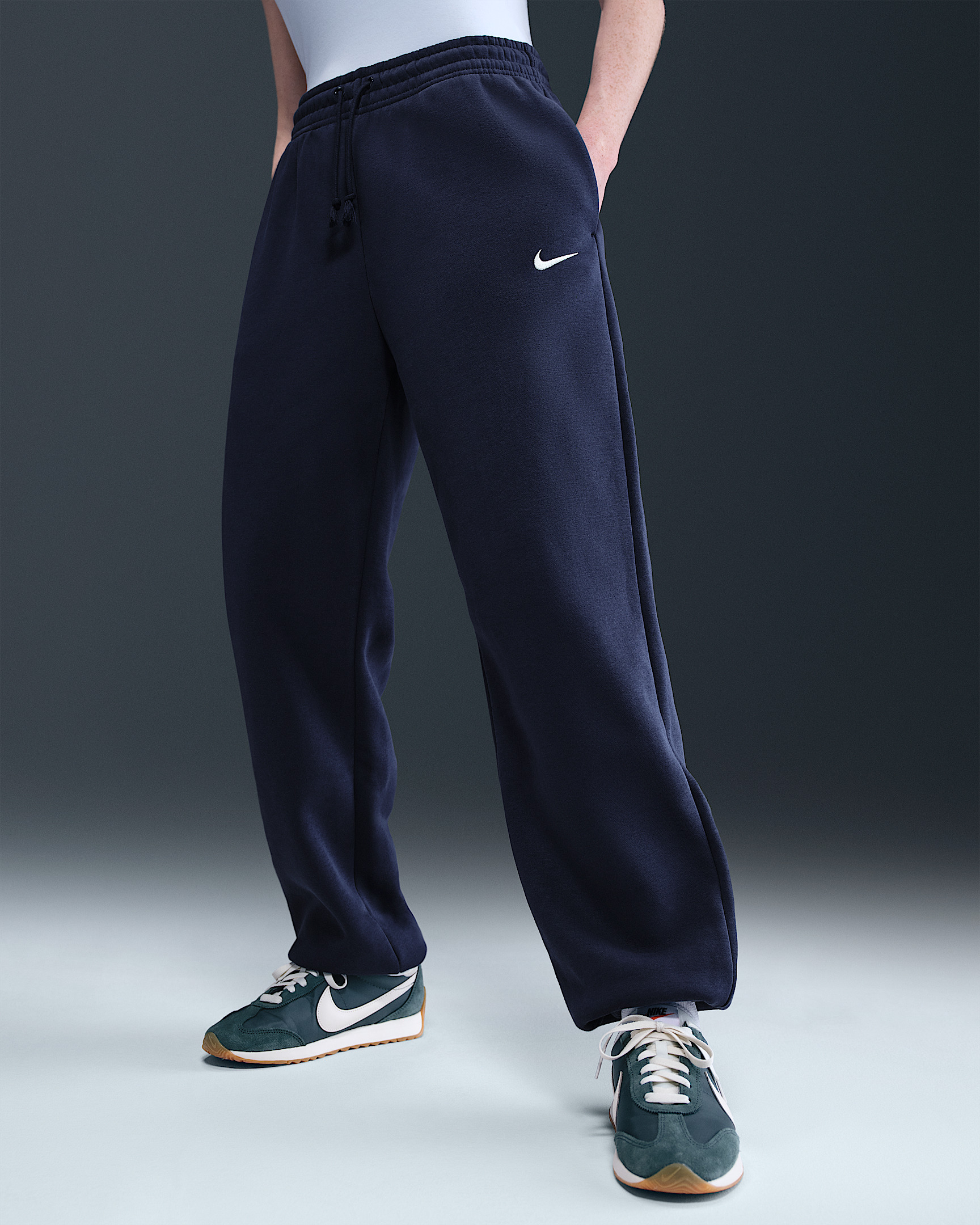 Nike Sportswear Phoenix Fleece Women's High-Waisted Oversized Sweatpants - 2