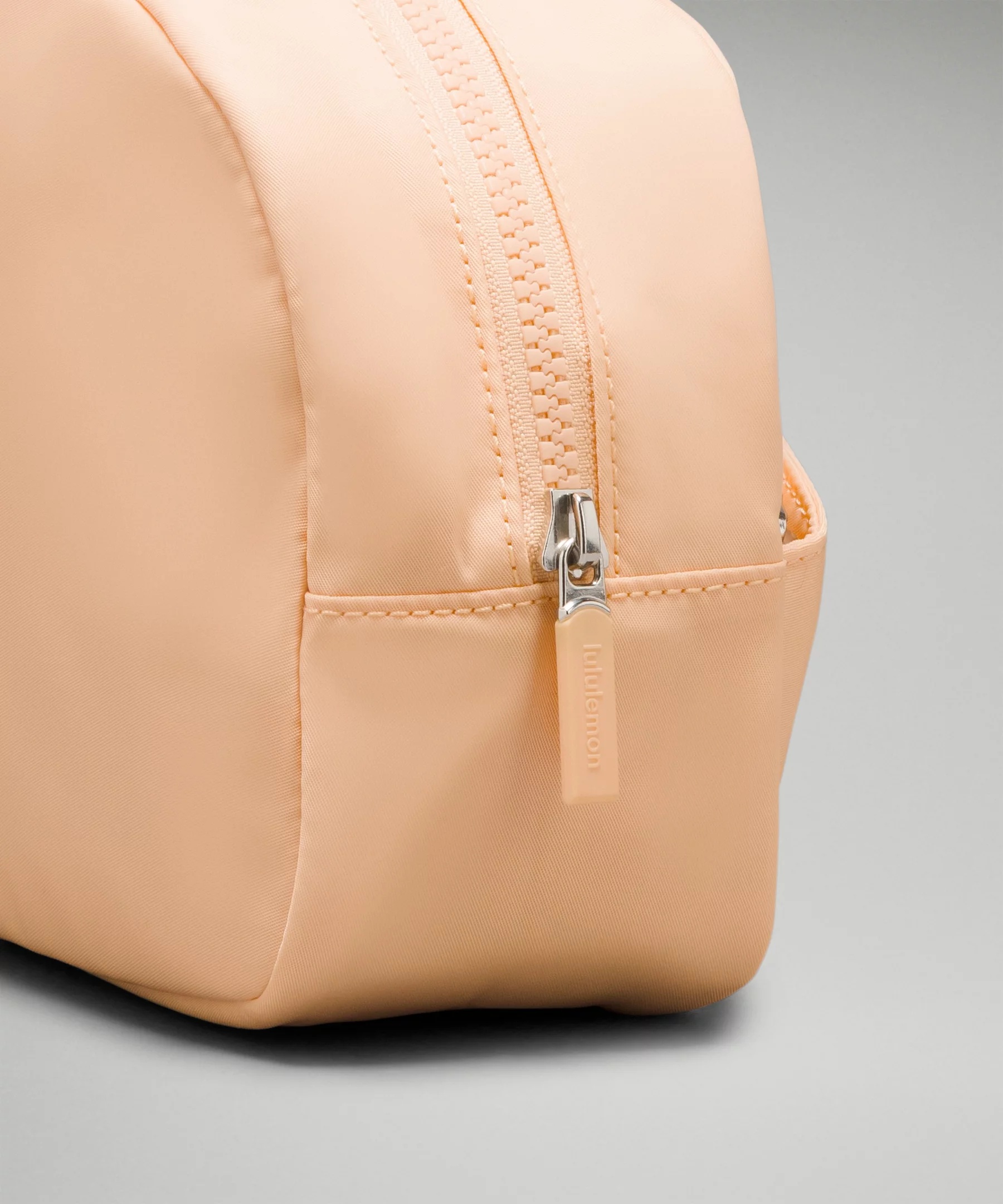 City Essentials Pouch 2L - 3