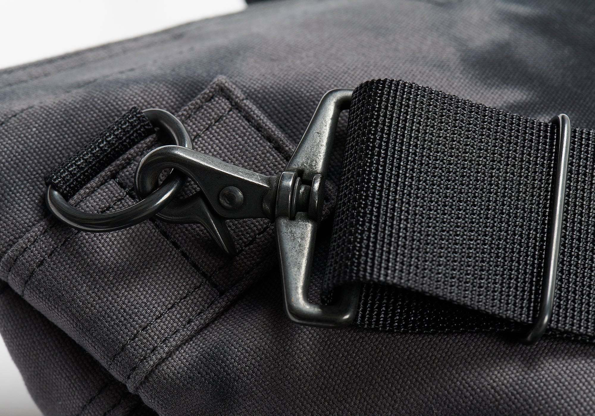 PALACE PORTER 2WAY HELMET BAG BLACK WAVE DYE - 8