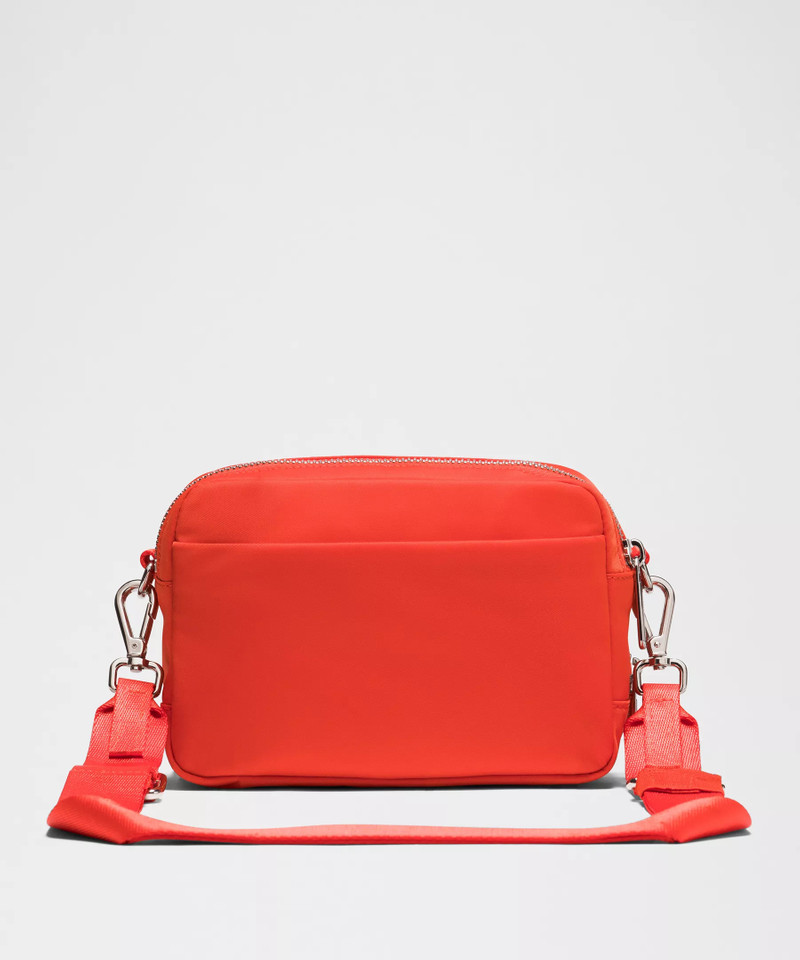 Everywhere Crossbody Bag 2L *Metal Hardware 3