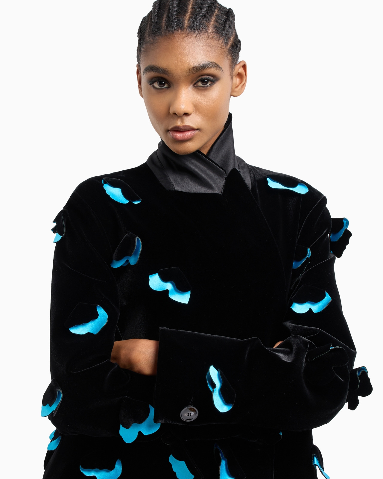 LONG, VELVET SINGLE-BREASTED COAT WITH APPLIED FLOWERS - 5