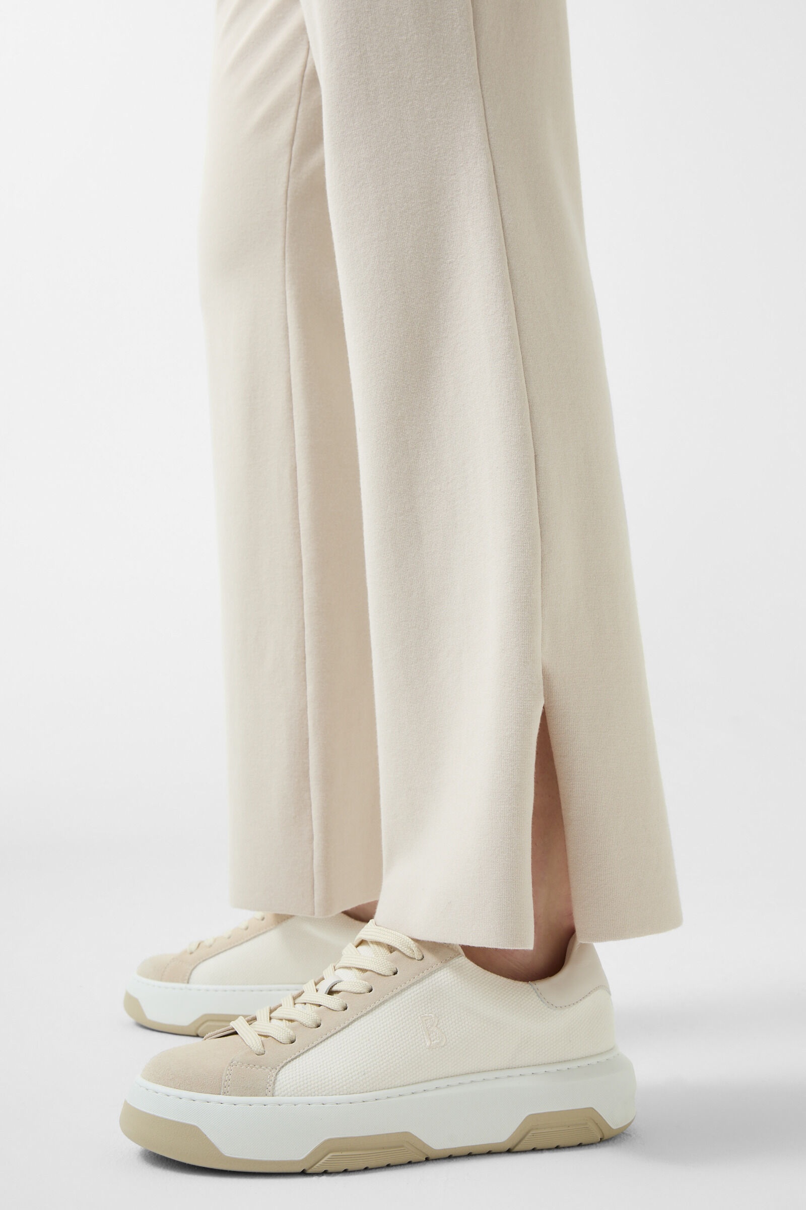 Manon knitted trousers in Sand - 6