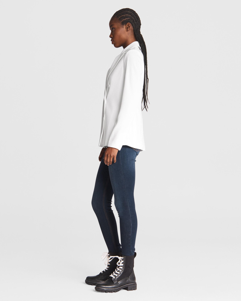 Nyx Crepe Blazer
Classic Fit Blazer 3