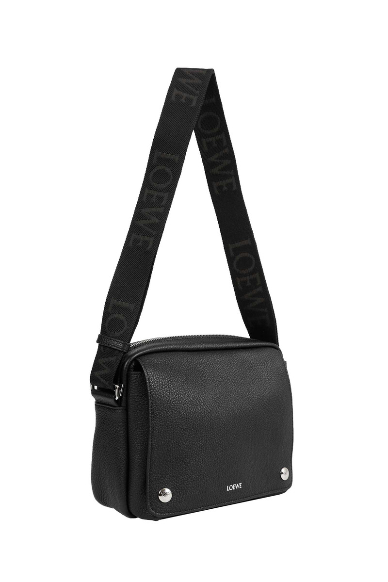 Loewe Pebble Messenger Medium outlook