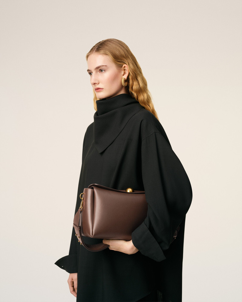 AMI Paris BROWN SMOOTH LEATHER CARROUSEL MEDIUM BAG outlook