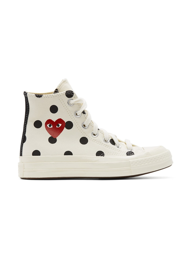 White Converse Edition Polka Dot Heart Chuck 70 하이 운동가 - 1