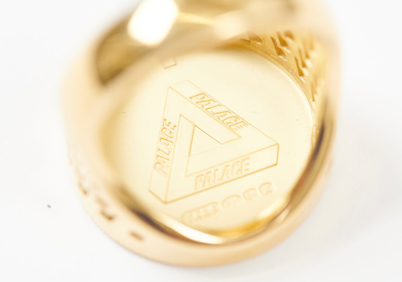 PALACE P-STATUE SOVEREIGN RING GOLD outlook