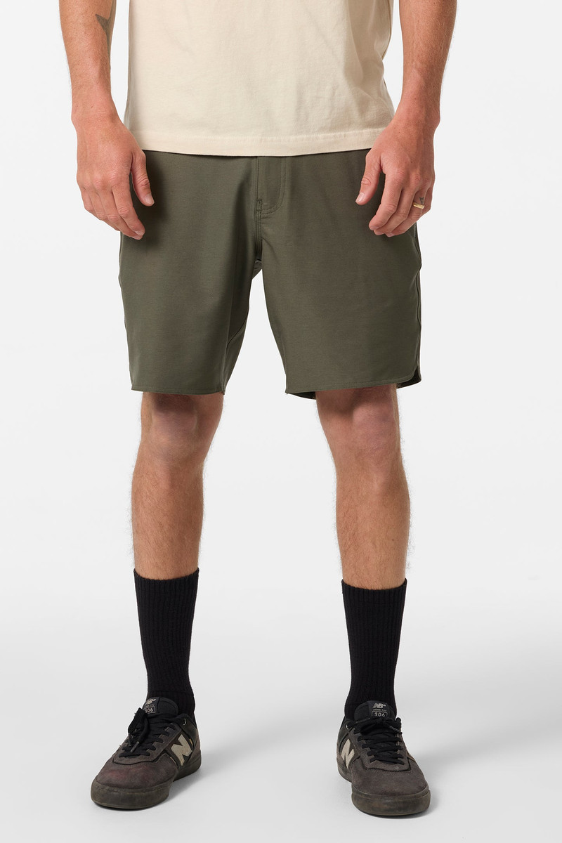 Utility Scallop Hybrid 18" Hybrid Shorts 3